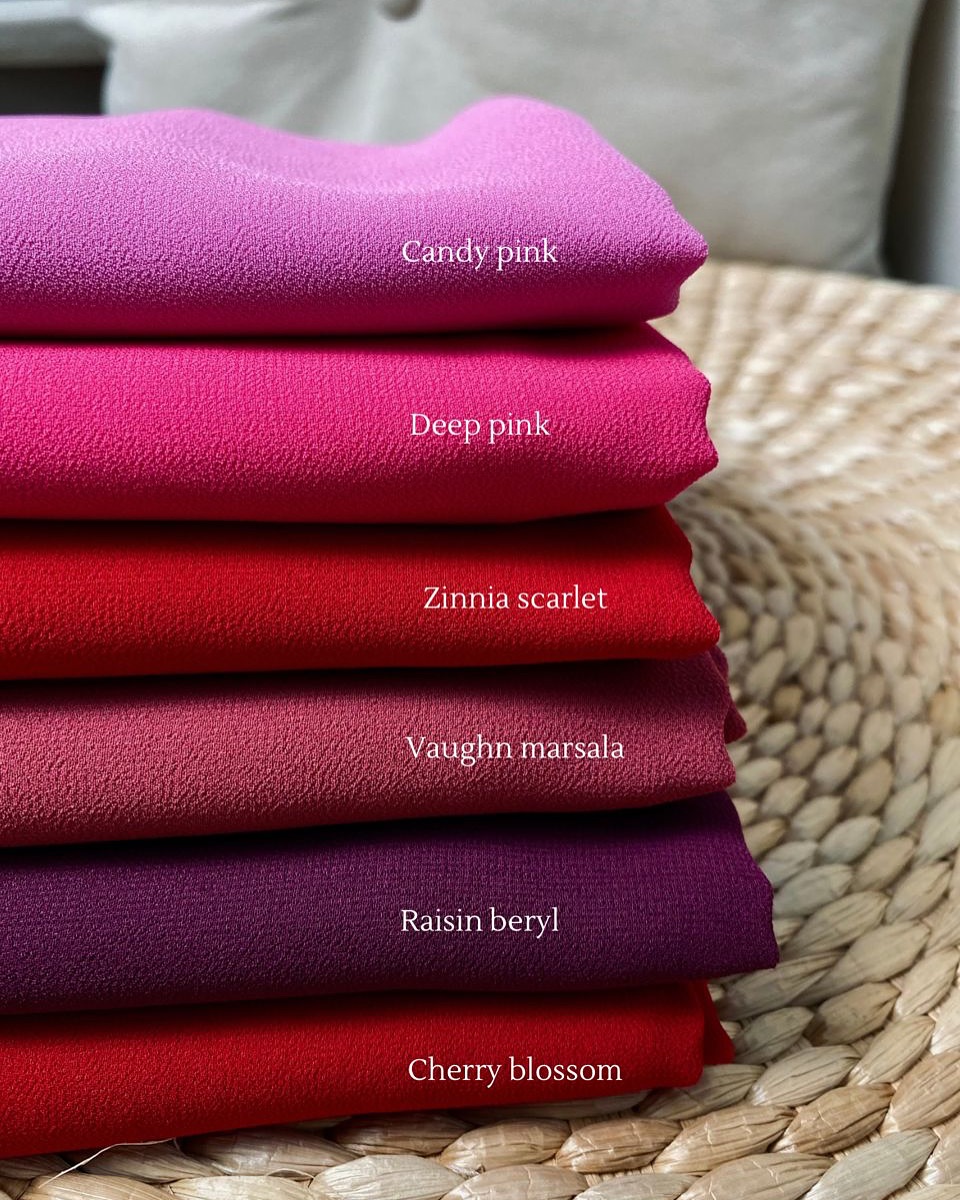 ANGGUNZARA’s Signature - Premium Kate.
It gives you plenty of freedom to style it however way you want to ˖ ࣪⊹𐙚
𐙚 Unique custom shape - Oval & Curved Edge
𐙚 Beautiful drapes
𐙚 Flowy
𐙚 Easy to style
𐙚 Neat babyseam finishing
𐙚 More coverage
𐙚 Minimal ironing
Material: High Quality Georgette Chiffon
Measurement: 2m x 0.7m
ꨄ︎COMBO 3 for RM100. Voucher code: COMBOPK ꨄ︎
Purchase Thru:
✨Website: https://www.anggunzara.com/product-category/premium-kate/
✨Shopee : https://shopee.com.my/anggunzara.os
✨Whatsapp: wasap.my/60104595525
✨Official Agents : @miminadiya